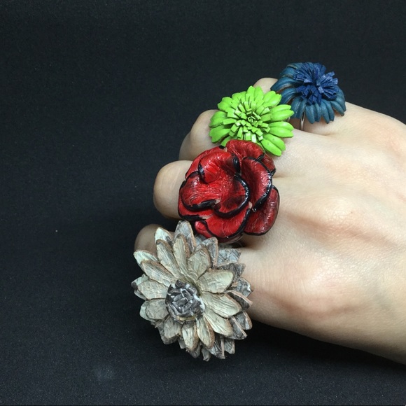 Collection of 4 adjustable leather flower rings - Picture 12 of 14